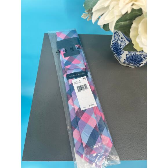 NWT Tommy Hilfiger Plaid Necktie - Picture 3 of 6